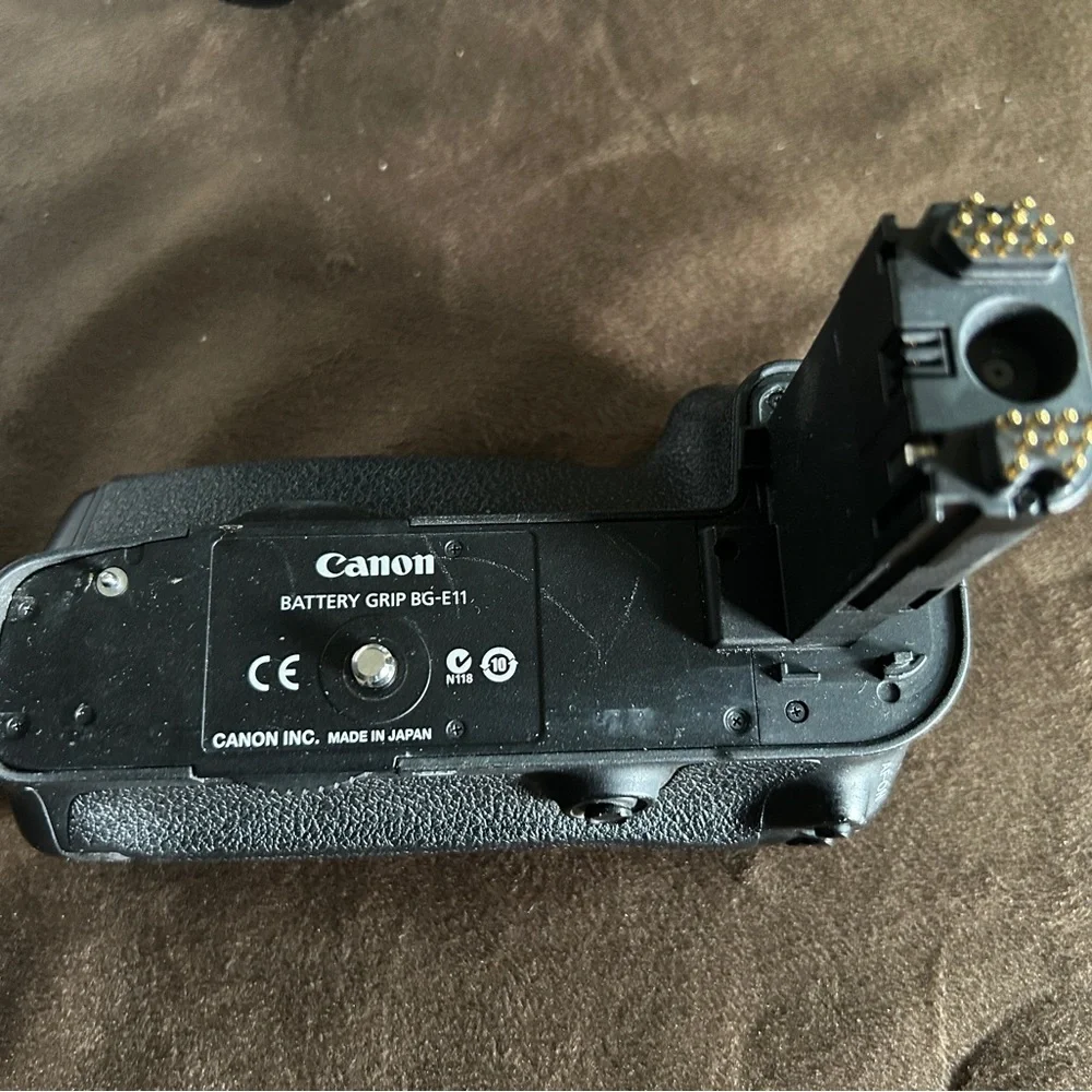 Canon Black Digital Camera Kit with Telephoto Lens